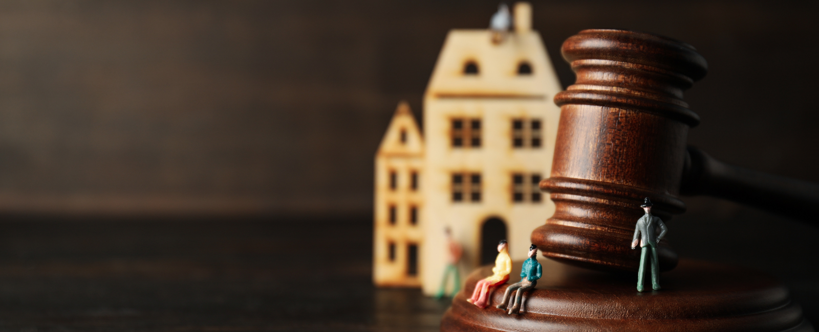 Buying a House at Auction: Do I Need a Solicitor?